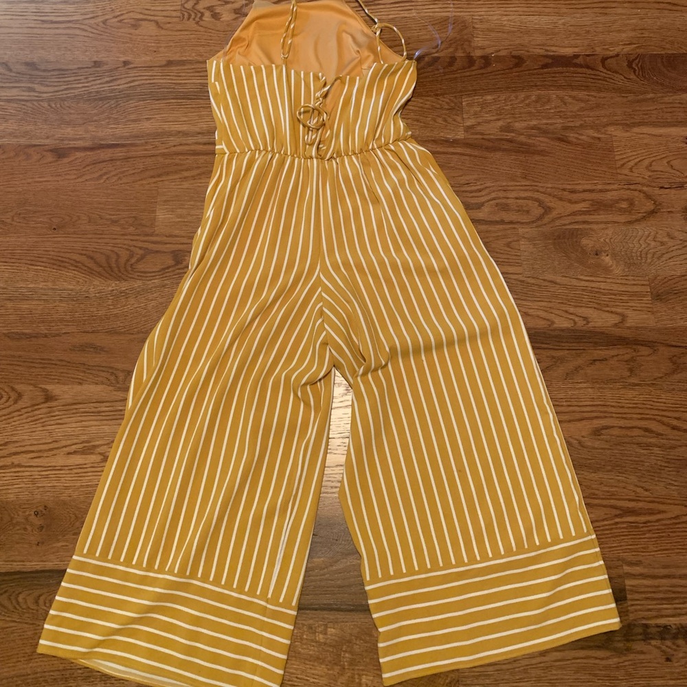 Size Small, yellow and white striped